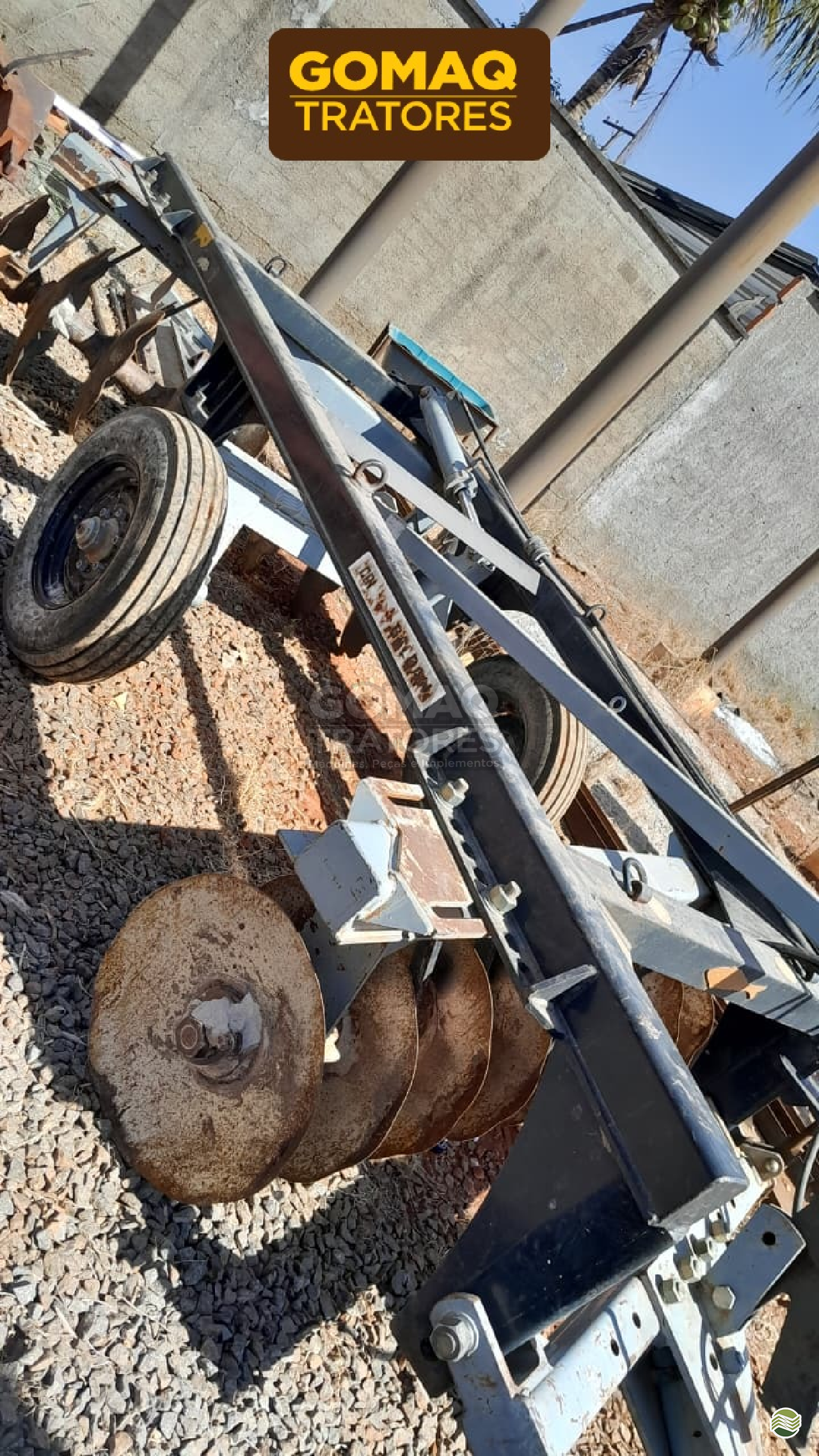IMPLEMENTOS AGRICOLAS GRADE ARADORA ARADORA 16 DISCOS GOMAQ Tratores ANAPOLIS GOIAS GO